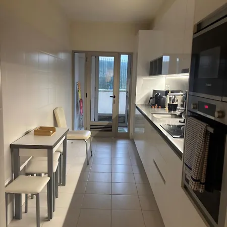 Apartment 2br Retreat In Lumiar Near Airport W Patio *