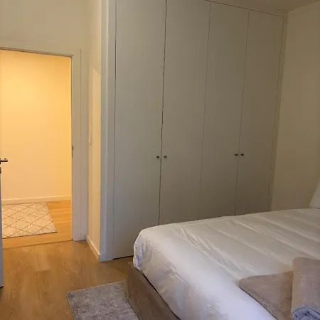 Apartment 2br Retreat In Lumiar Near Airport W Patio Lissabon