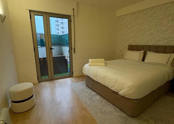 2br Retreat In Lumiar Near Airport W Patio Лиссабон