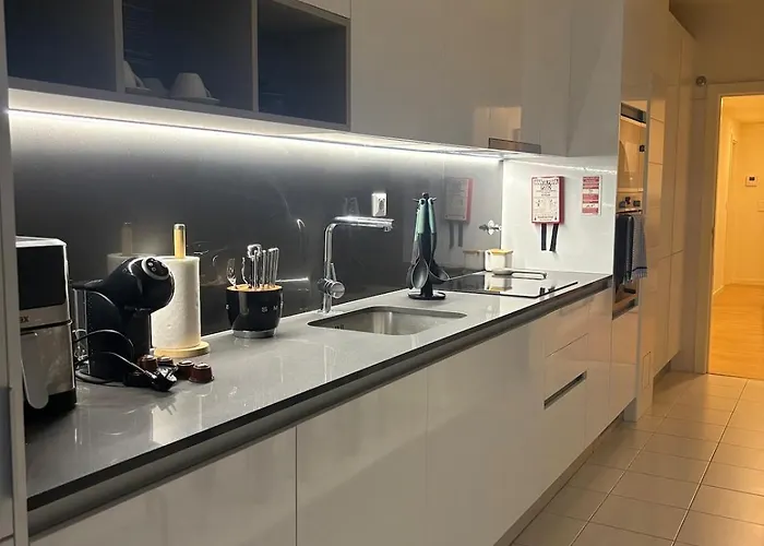 2br Retreat In Lumiar Near Airport W Patio * Лиссабон