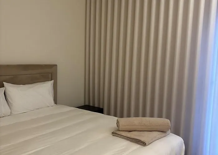 Daire 2br Retreat In Lumiar Near Airport W Patio