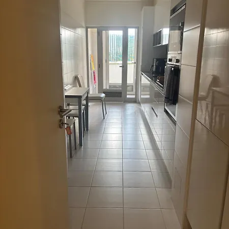 2br Retreat In Lumiar Near Airport W Patio Apartamento *