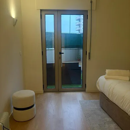 公寓 2br Retreat In Lumiar Near Airport W Patio *