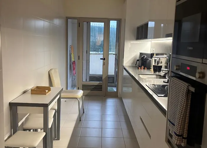 Apartamento 2br Retreat In Lumiar Near Airport W Patio *